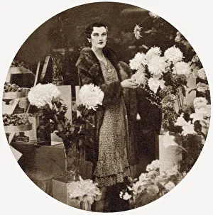 Images Dated 17th January 2020: Margaret Whigham flower arranging in Selfridges window