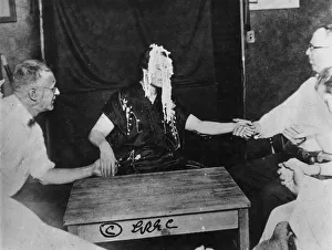 Images Dated 29th June 2018: MARGERY SEANCE - 5