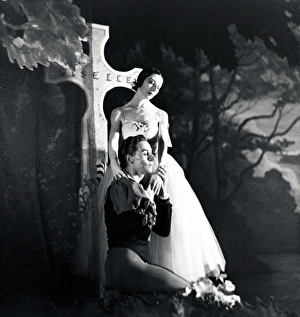 Images Dated 2nd September 2016: Margot Fonteyn and Robert Helpmann, Sadlers Wells