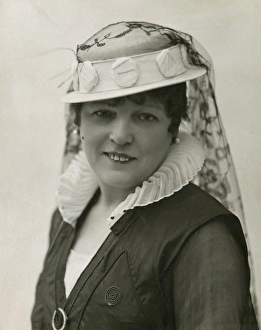 Images Dated 17th June 2011: Marie Lloyd