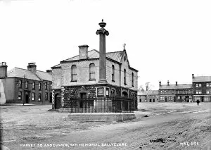 Cunningham Collection: Market Sq. and Cunningham Memorial, Ballyclare