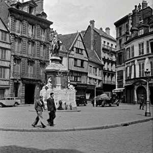 Prewar Collection: Market Square, Grindelwald, Germany