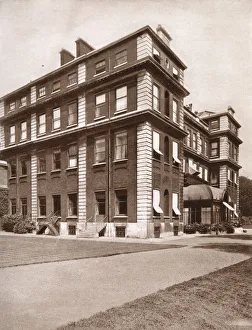 Images Dated 14th November 2017: Marlborough House, St. James Park, London