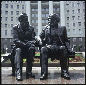Theorist Gallery: Marx / Engels Statue Ussr