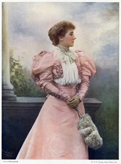 Images Dated 19th July 2017: Mary Moore