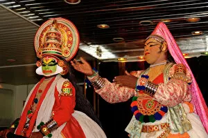 Images Dated 10th April 2008: Mask dancers in Kerala, India