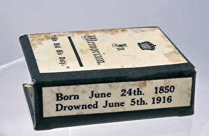 Images Dated 25th January 2012: Matchbox cover inscribed In memoriam - Kitchener, WW1