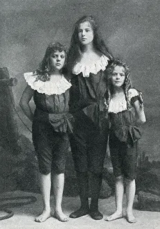 Images Dated 24th October 2019: Maud, Ethel and Gladys Finney, exhibition swimmers