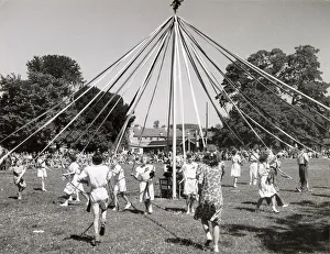 Maypole Gallery: MAYPOLE DANCING