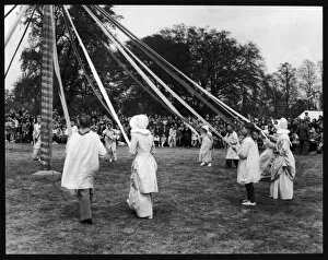Images Dated 19th October 2007: Maypole Dancing, Ickwell