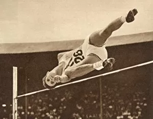 Images Dated 14th July 2011: McGrew does the high jump, 1948 London Olympics