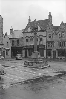 Cotswolds Prints: Medieval Market Cross, Market Square, Stow-on-the-Wold
