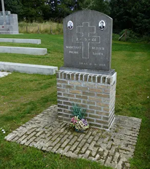 Memorial to 2 French Resistance Members, shot 1944, Hill 60
