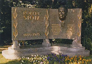 Viennese Gallery: Memorial to Austrian Songwriter and Conductor Robert Stolz