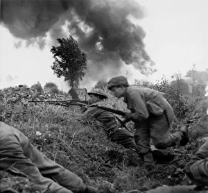 Men of the 2nd Derbyshire Yeomanry taking cover