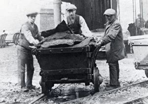 Coal Mining Collection: Men with dram, Hook Colliery, Pembrokeshire, South Wales
