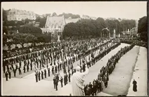 Mens Parade