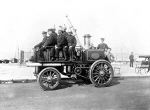 Images Dated 29th November 2011: Merryweather steam fire engine with crew
