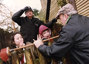 Images Dated 4th February 2011: Met Police stranger danger education for children