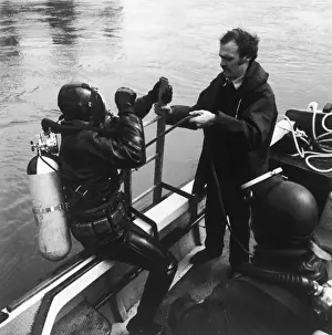 Under Water Prints: Met Police Thames Division