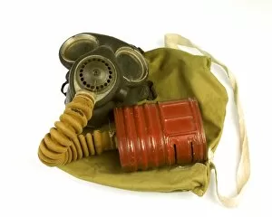 Images Dated 30th March 2009: Metropolitan Police gas mask and bag