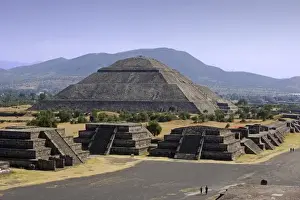MEXICO. STATE OF MEXICO. TeotihuacᮮAvenue