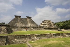 Ignacio Collection: MEXICO. VERACRUZ. El Taj�Estructure 5 and