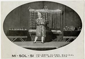 Accordion Gallery: Mi-Sol-Si - French comedy / clown musical act involving bells