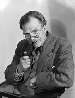 Forehead Prints: Middle-aged man with a pipe