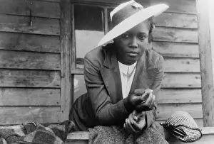 Migratory Prints: Migratory agricultural worker from Florida waiting to leave