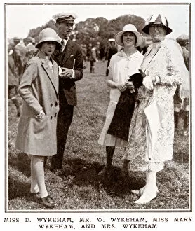 Images Dated 19th January 2021: Miss D. Wykeham, Mr W. Wykeham, Miss Mary Wykeham and Mrs Wykeham at the Isle of Wight
