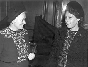 Photographic Collection: Miss Frances (F B ) Bradfield FRAeS (left) and Mrs Kronfeld