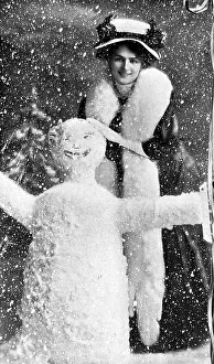 Images Dated 11th May 2004: Miss Lily Elsie in the snow