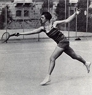 Images Dated 10th December 2018: Miss S. T. Phillips playing tennis at the Venice Lido