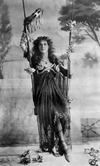 Images Dated 12th September 2016: Miss Topsy Sinden