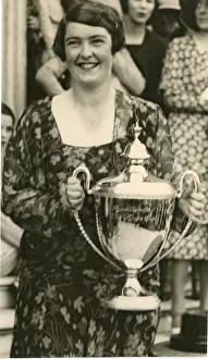 Images Dated 18th September 2018: Miss Winifred Brown - winner King?s Cup Air Race
