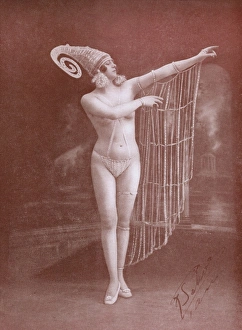 Night Life Collection: Mlle Suzy Beryl from the Folies Bergere, Paris