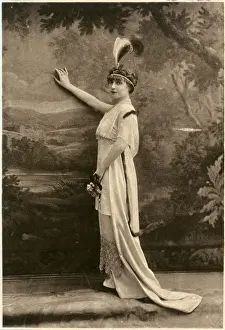 Corsage Prints: Model from 1920s