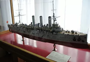 Images Dated 4th August 2011: Model of Cruiser Aurora