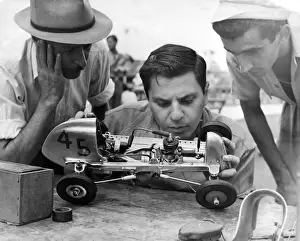 MODEL RACING CAR