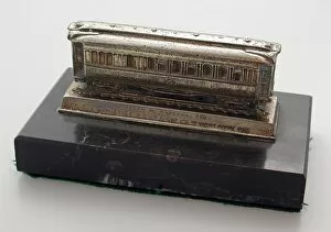 Model of railway carriage where Armistice signed