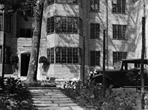 MODERN FLATS 1930S