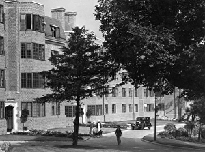 Images Dated 9th September 2011: Modern Flats