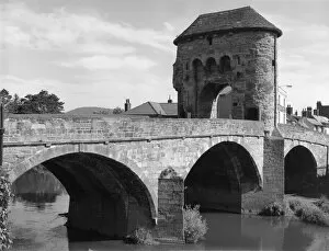 Images Dated 24th May 2011: Monnow Bridge