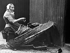 Montrose Collection: Montrose fish wife baiting the lines Victorian period