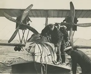 Mooring a Curtiss H12 Large America at RNAS Tresco Scillies