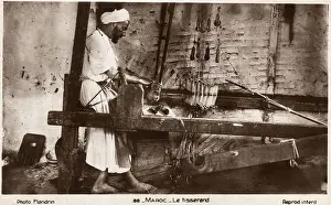 Weights Prints: Morocco - Weaver working at his loom