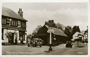 Morris 8 Vintage car at The Crown Inn