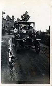 Morris Vintage Car - Towing Caravan