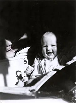 Images Dated 22nd October 2018: Mother and baby, 1960s